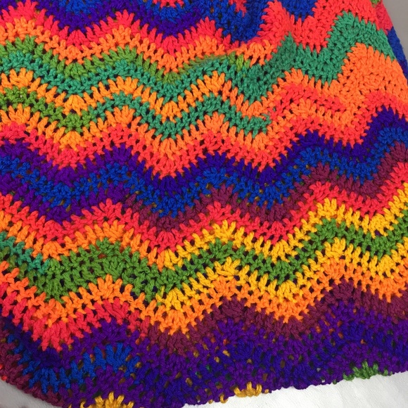 Handmade rainbow knitted throw blanket - Picture 8 of 10